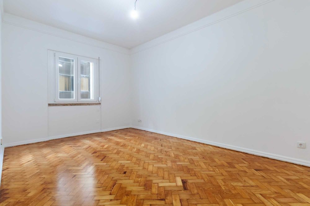 T1 para arrendar na Rua de São Sebastião da Pedreira, em Lisboa