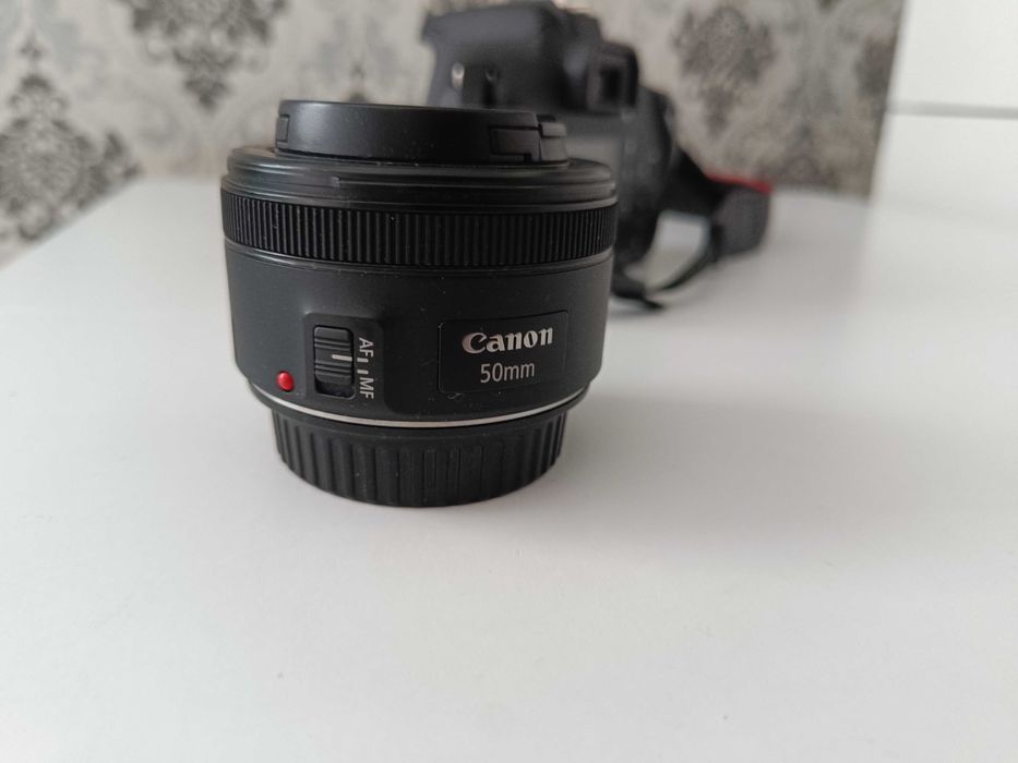 Lustrzanka Canon Eos 4000 d