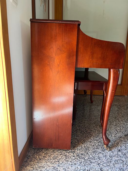 Piano vertical Wurlitzer