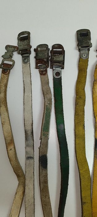 Várias fitas para pedais