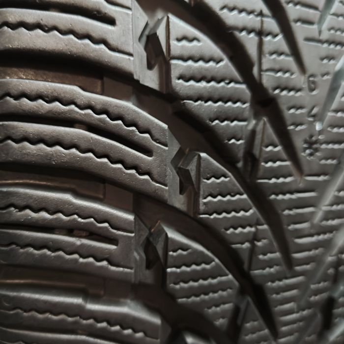 235/55/19 XL Sprzedam komplet opon zimowych Nokian