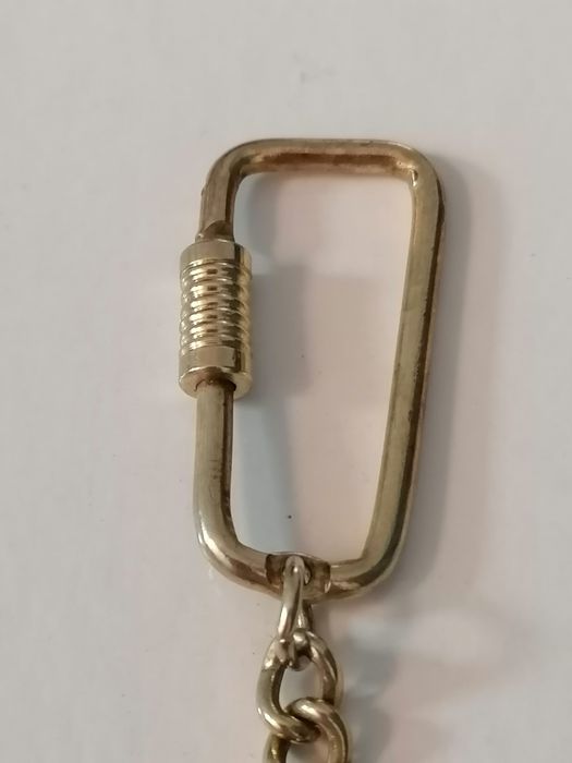 Porta chaves em metal referente ao campeonato EuroBasket 87