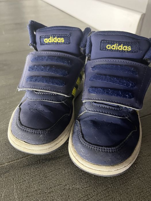 Кросівки adidas розмір 25,5