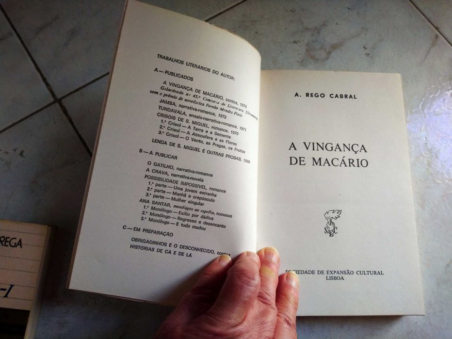 Livro “O homem que viveu a noite” de Elvira da Costa Nunes e Outros