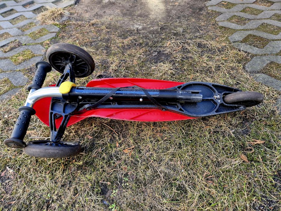 Hulajnoga dla dziecka Decathlon trzy koloea