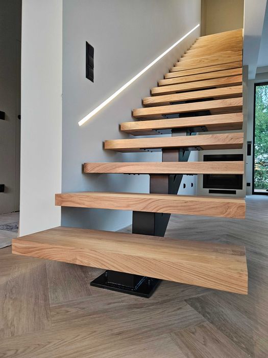 nowoczesne schody na konstrukcji stalowej, schody metalowe