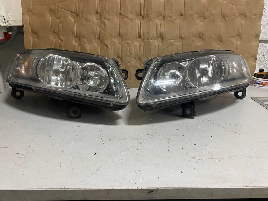 Фара ( фари) передня ліва + права Audi A6C6 4F0941004 4F0941003