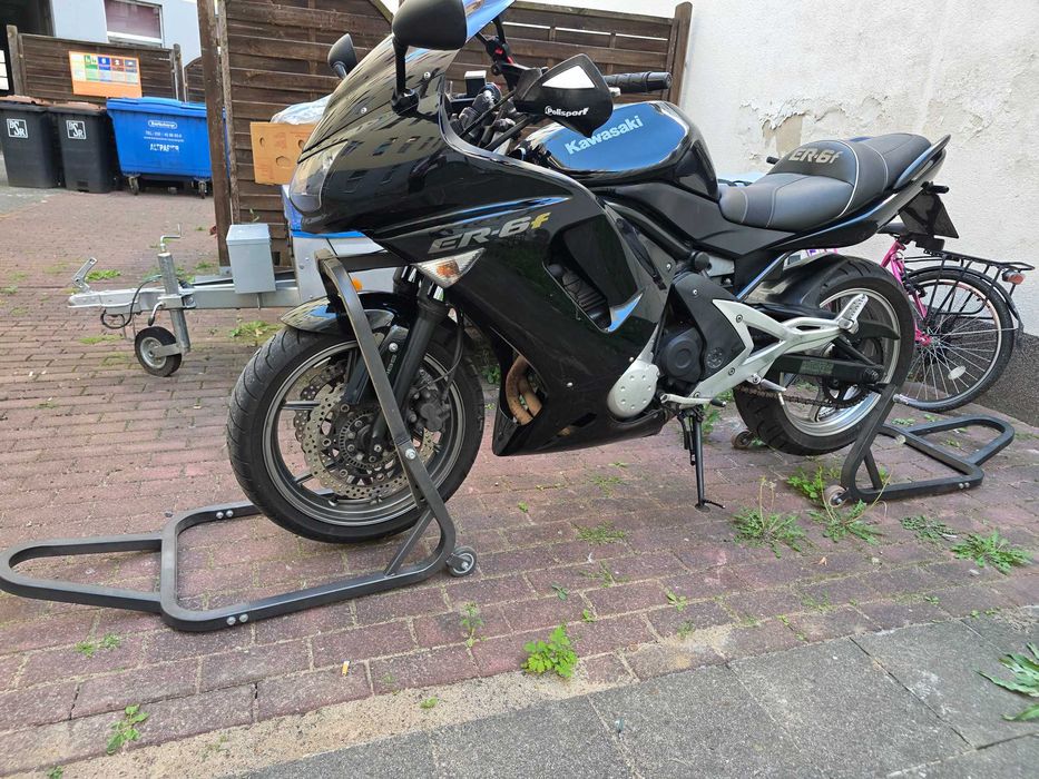 Kawassaki er6f 2007 року.