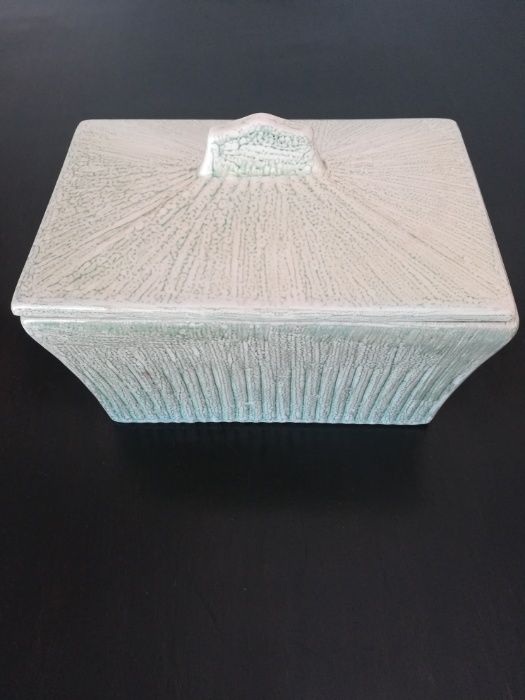 Caixa biscoiteira, boleira art deco, faiança Lusitânia