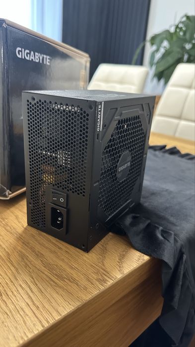 Zasilacz gigabyte 750w 80 plus gold