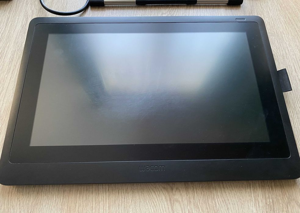 Tablet graficzny Wacom Cintiq 16 + podstawka