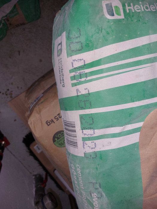 Cztery worki cementu 100kg premium 52,5 gorażdże