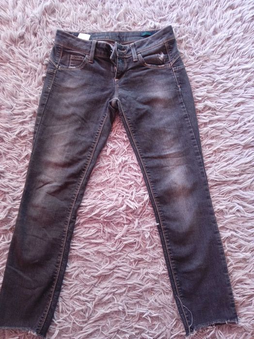 Jeansy do kostek, rurki
