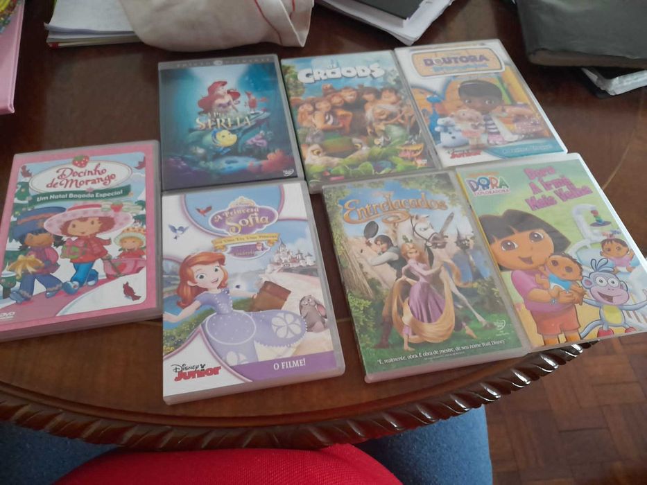 Vendo Dvds e vhs criança