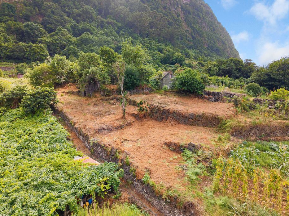 Terreno com vistas de sonho no Arco de São Jorge