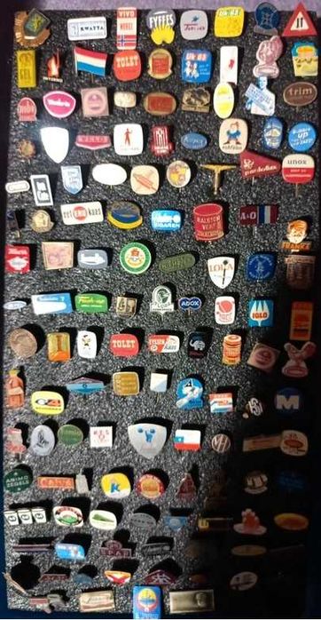 +330 pins de lapela / de alfinete