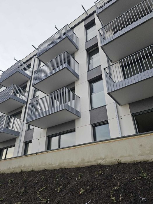 Zlecę montaż balustrad balkonowych poszukujemy ekip do współpracy