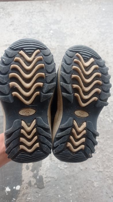 Ботинки зимові 25р. практично нові