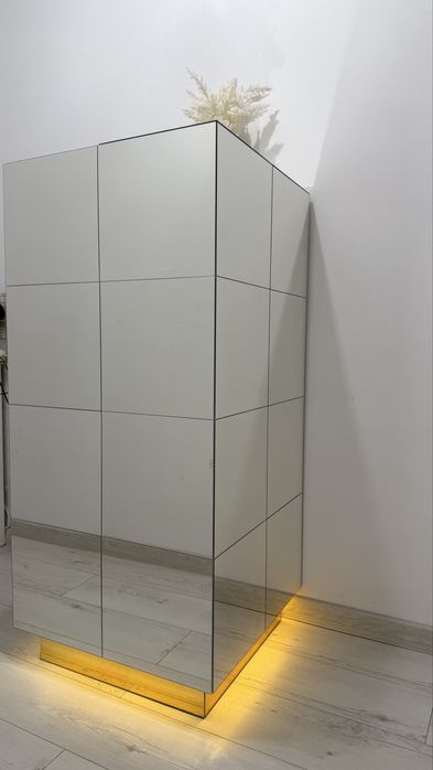 Lustrzana recepcja Led