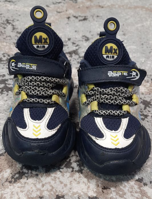 Кросівки на хлопчика 25 26 розмір