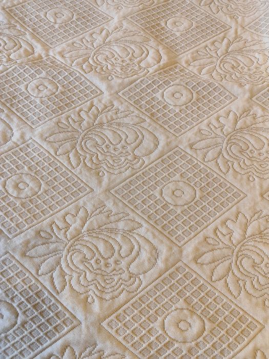 Colcha vintage casal beje