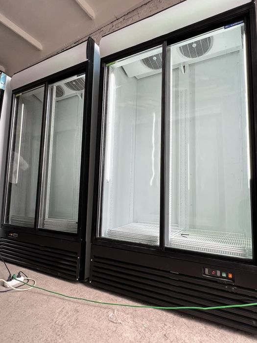 Холодильна вітрина холодильна шафа