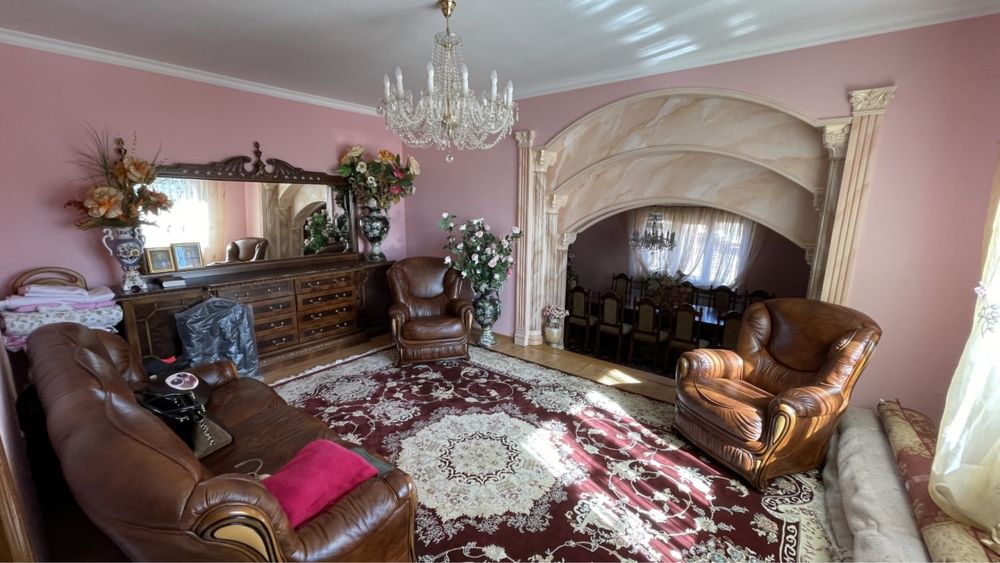 Продаж 16-ти кімнатного будинку, в с. Грушівка!