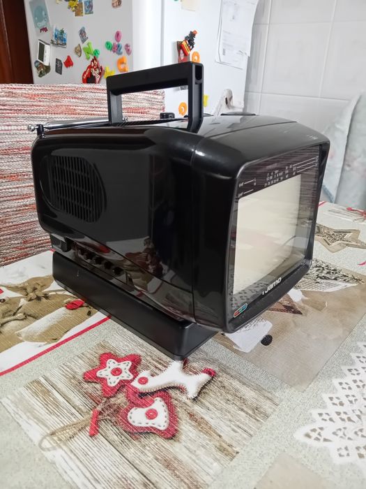 Televisão antiga portátil