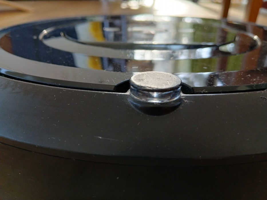 Roomba e5 z zapasem filtrów i szczotek bocznych