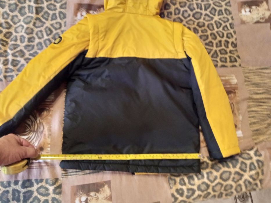 Демисезонная куртка на мальчика