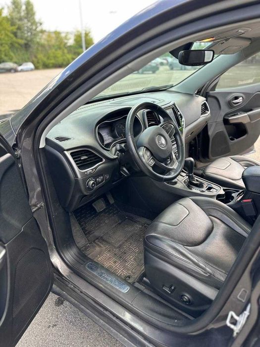 Аренда Джипа \ Прокат авто \ Аренда Jeep Cheroke \ Grand Cherokee