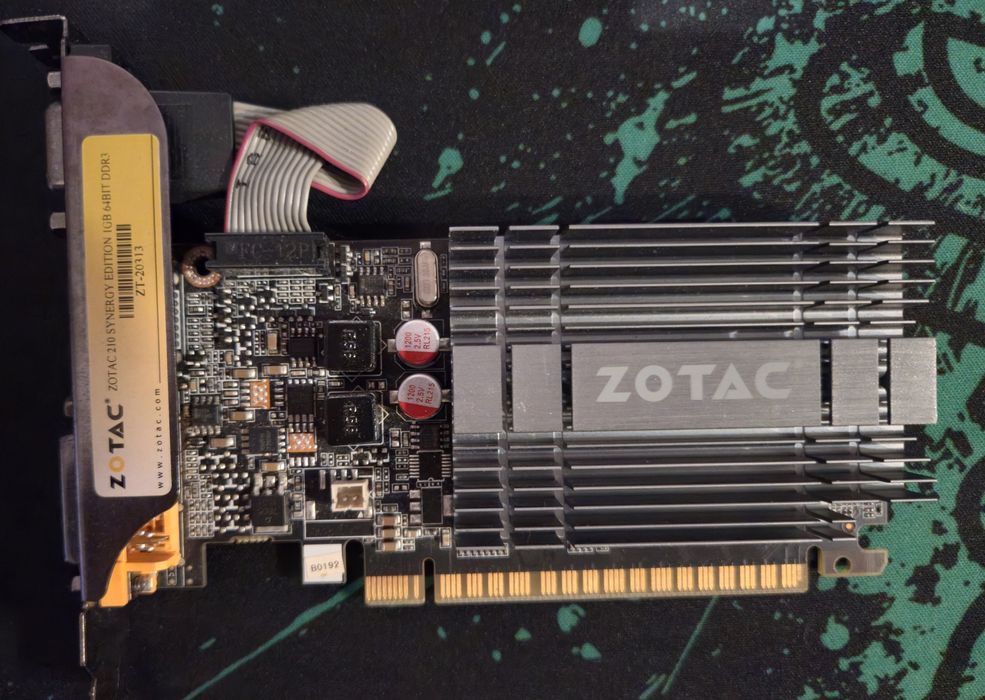 Відеокарта Zotac GeForce GT 210 1 ГБ DDR3.