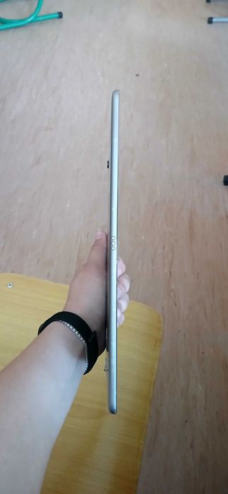 Продам iPad Pro 10.5 (2017) Wi-Fi 256 GB