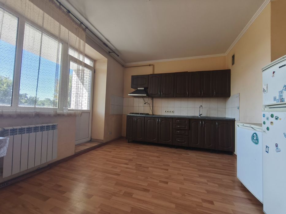 Трьохкімнатна 123 м.кв. з ремонтом Тургенівська