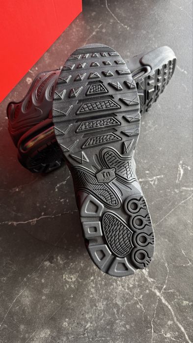 Nike Air Max Plus Drift ‘Triple Black’ | Rozmiar 40 | Nowe, oryginalne