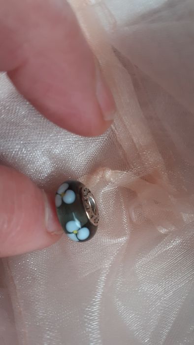 Contas Pandora verde e azul