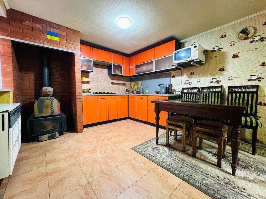 Круглик. Продам жилий дім. Газ,камін,баня. Ліс,озеро. м.Теремки 10хв