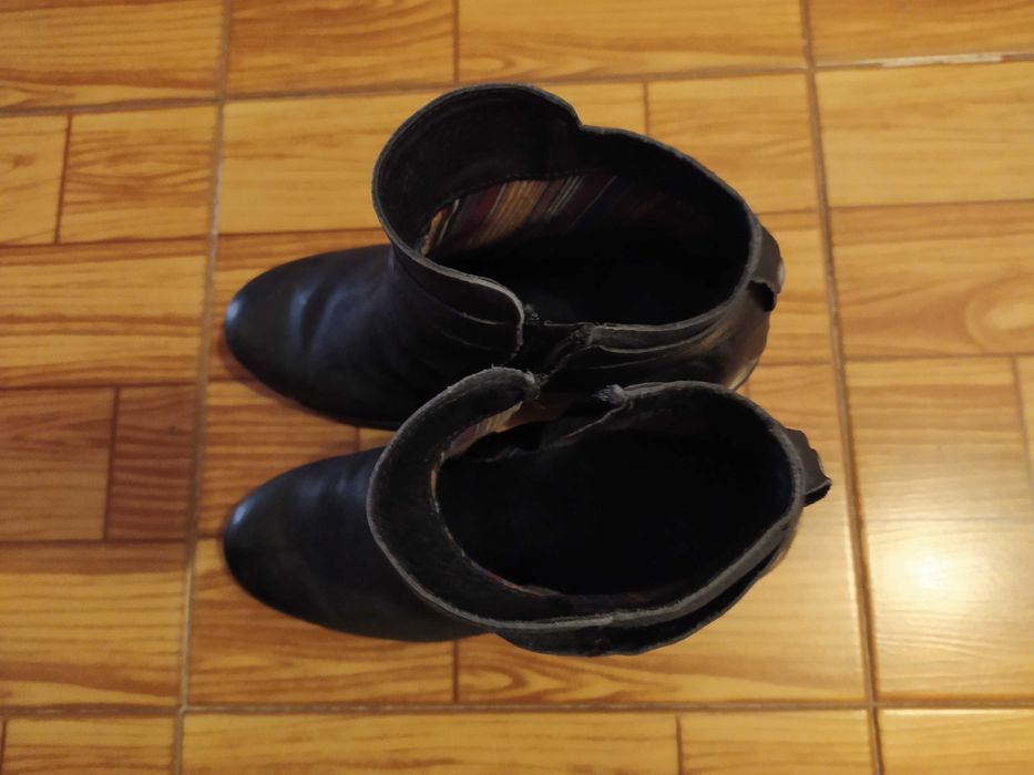 Botas/Botins pretas64862260230657123
