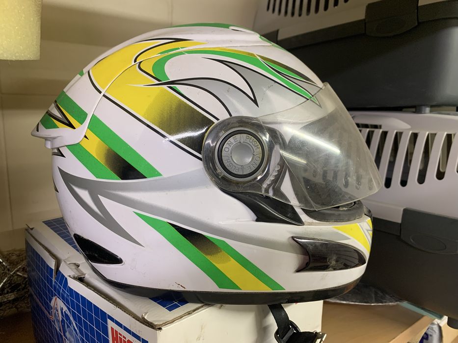 Терміново продам мотошолом б/у