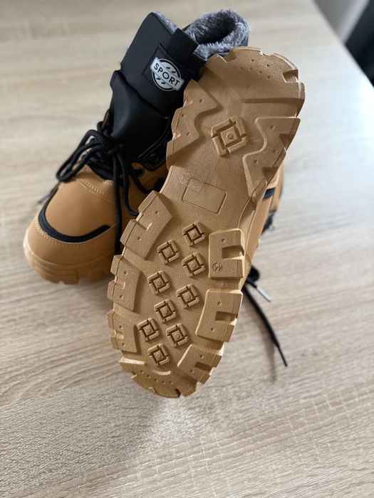 Nowe buty zimowe męskie trapery