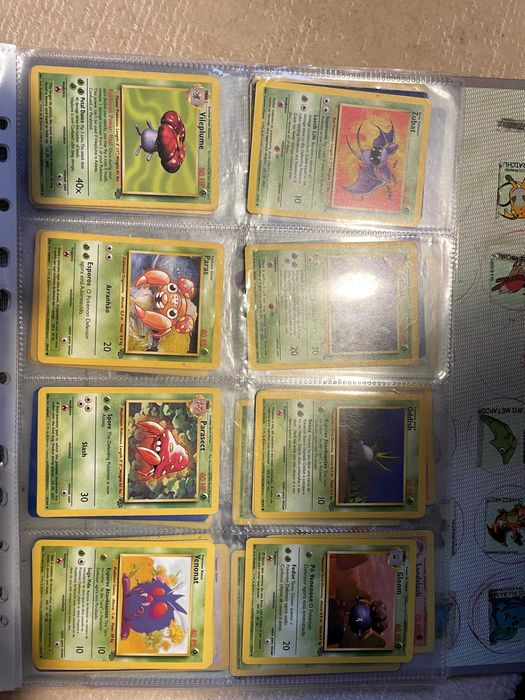 Várias cartas Pokemon -