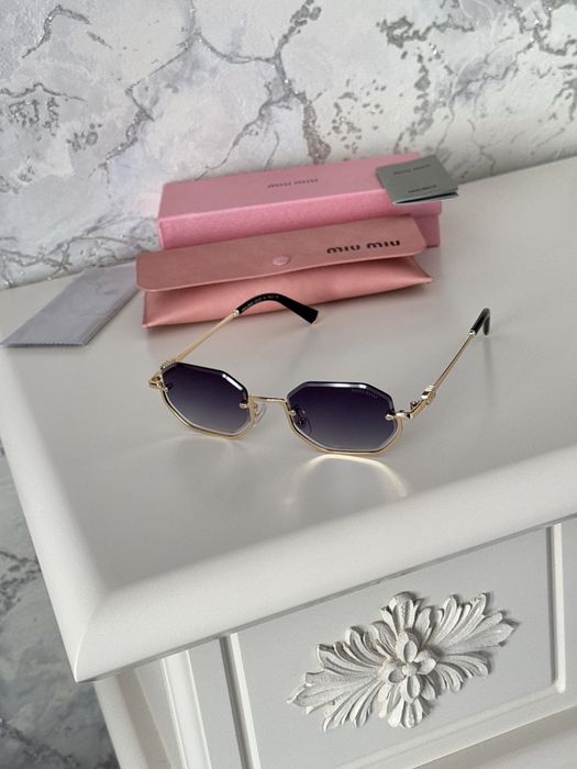 солнцезащитные очки Miu Miu полный комплект
