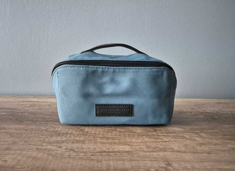 Narciso Rodriguez kosmetyczka saszetka