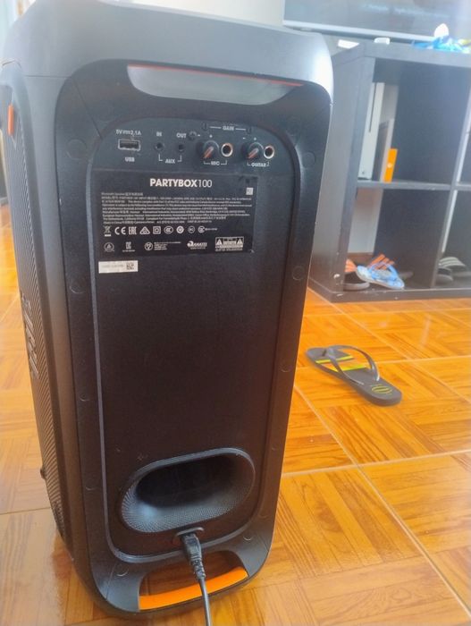 JBL PartyBox 100 – Coluna Bluetooth Potente
Preço: 200 €