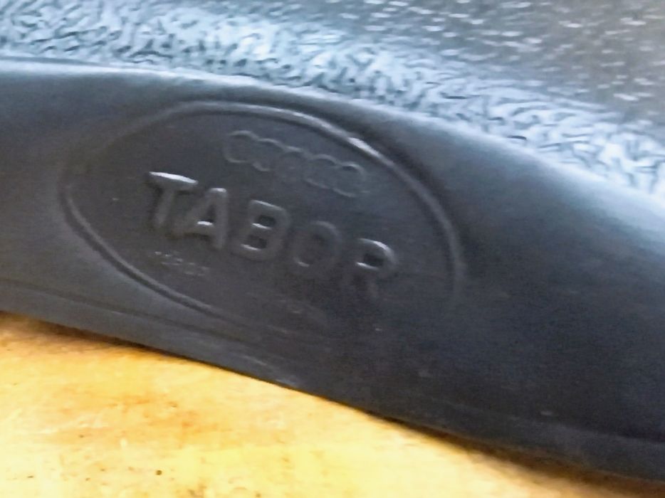 Capa de couro selim Tabor 240 molas NOVA/Pasteleiras/Órbita/Vilar