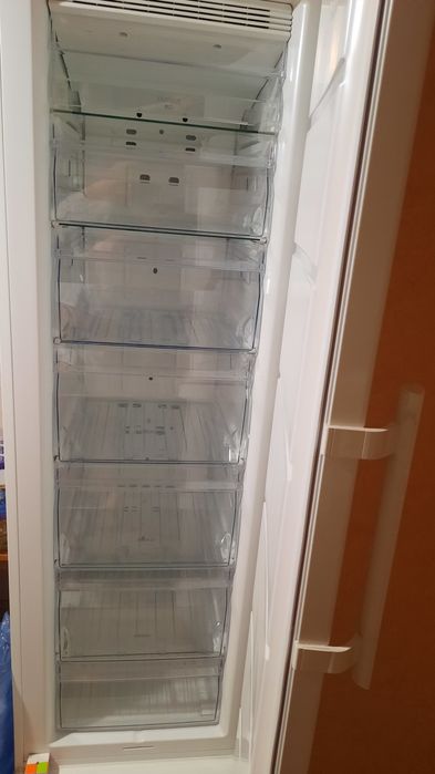 Морозильный холодильник