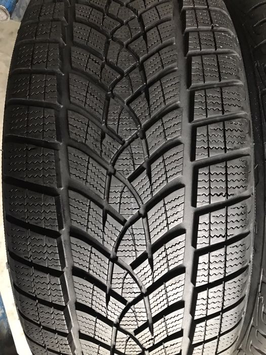 235/55/17 R17 Goodyear Ultra Grip Perfomance GEN1 4шт зима