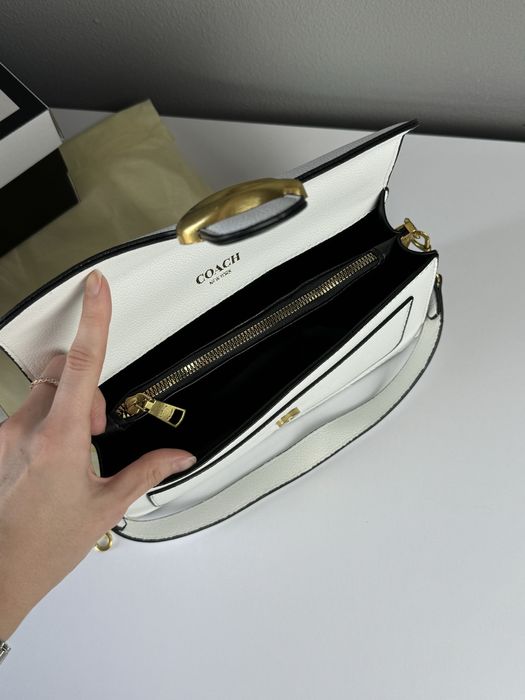 Сумка Coach tabby біла багет женская сумка кроссбоди клатч коуч купити