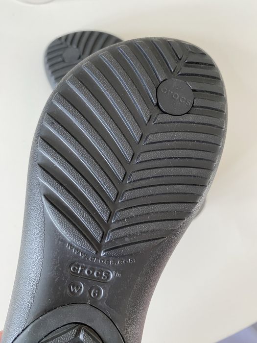 Nowe sandaly Crocs Serena Flip Metallic Bar r. 36/37 W6