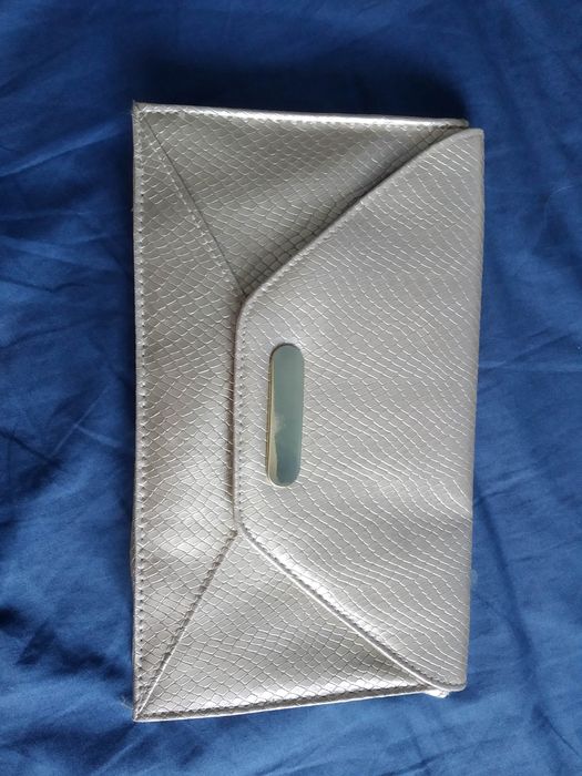 Elegancka kopertówka Avon złota torebka